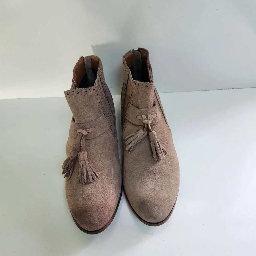 DV By Dolce Vita Camira Chelsea Bootie NWOT Size 7.5